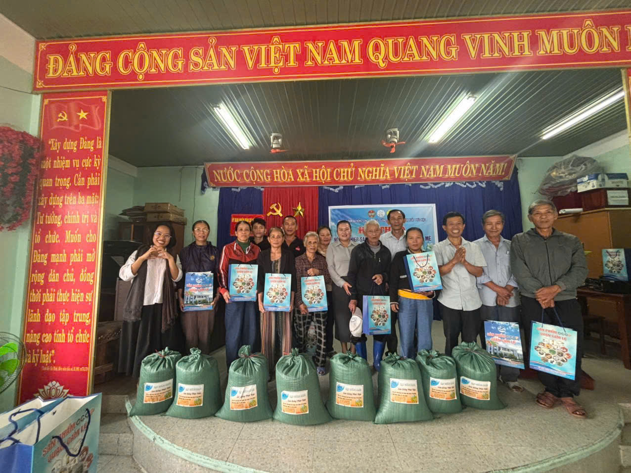 Không gian sản phẩm